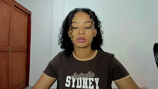 avellanatammy online show from November 2025 04:37:02 AM