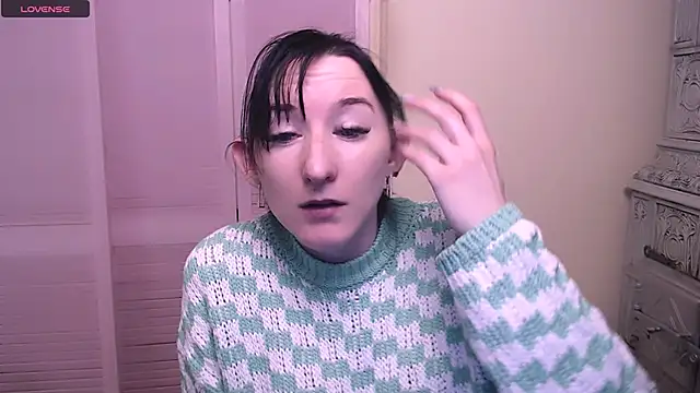 Snapshot of AmandaSell chatting on December 2024 01:45:01 PM AmandaSell online show from December 2024 01:45:01 PM
