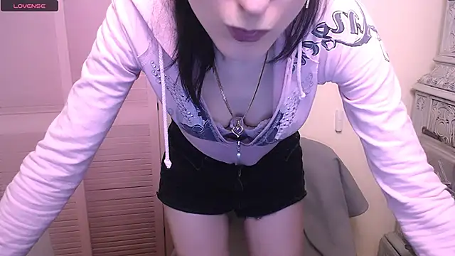 Snapshot of AmandaSell chatting on December 2024 11:07:02 AM AmandaSell online show from December 2024 11:07:02 AM
