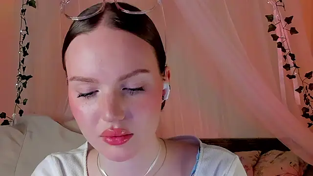 MishkaMe online show from February 2025 06:44:02 PM