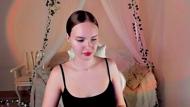 MishkaMe online show from September 2025 03:55:02 PM