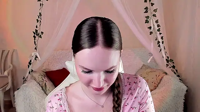 MishkaMe online show from November 2025 06:51:01 PM