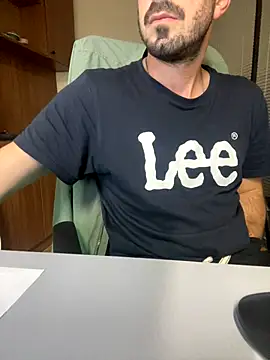 Snapshot of giorgakaci69 chatting on October 2025 03:21:02 PM giorgakaci69 online show from October 2025 03:21:02 PM