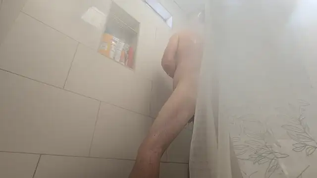 Snapshot of den-rock4u chatting on September 2025 10:46:01 PM den-rock4u online show from September 2025 10:46:01 PM