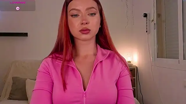 Karinchik  online show from December 2025 09:41:02 PM