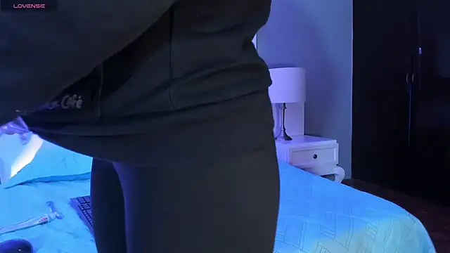 Tamaraakins online show from November 2025 12:27:02 PM