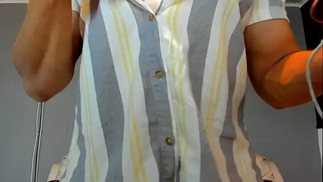 Snapshot of derekk_frostt chatting on March 2025 01:40:01 PM derekk frostt online show from March 2025 01:40:01 PM