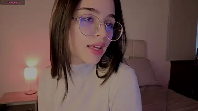 Roxxy mora online show from March 2026 10:15:02 PM