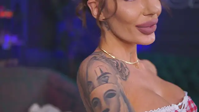 RaquelleVon online show from February 2025 07:19:02 PM