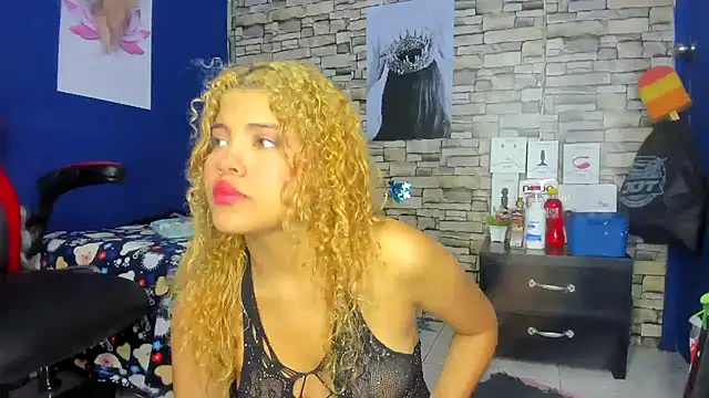 Snapshot of sofiacastillo01 chatting on March 2025 12:45:01 PM sofiacastillo01 online show from March 2025 12:45:01 PM