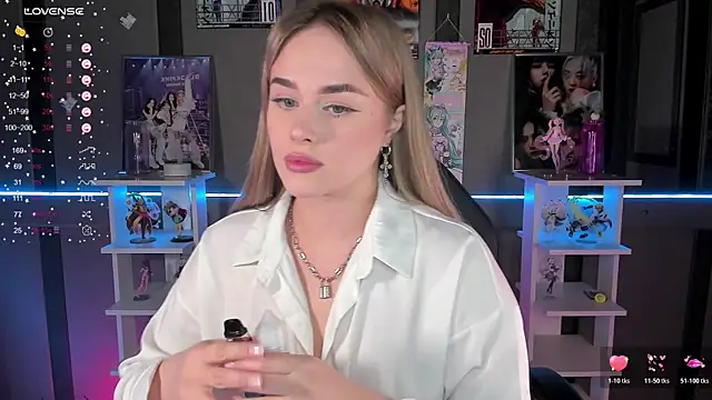 Snapshot of Ellen_Soft chatting on November 2025 04:18:01 PM Ellen Soft online show from November 2025 04:18:01 PM