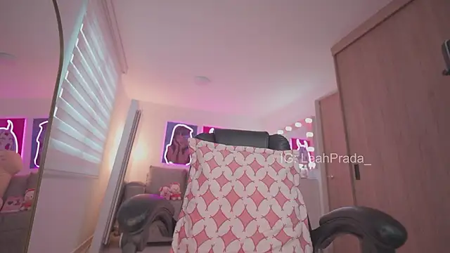 LeahPrada  online show from March 2026 10:45:01 PM