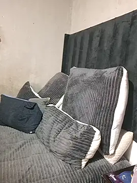 Petrossa online show from April 2026 06:16:02 AM