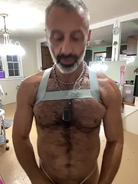 Snapshot of DaddySnowXX chatting on September 2025 04:35:01 AM DaddySnowXX online show from September 2025 04:35:01 AM