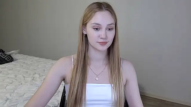 Snapshot of Layla001 chatting on January 2025 09:13:01 AM Layla001 online show from January 2025 09:13:01 AM