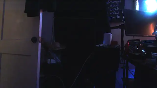 Snapshot of trash4cash chatting on January 2025 12:34:02 AM trash4cash online show from January 2025 12:34:02 AM