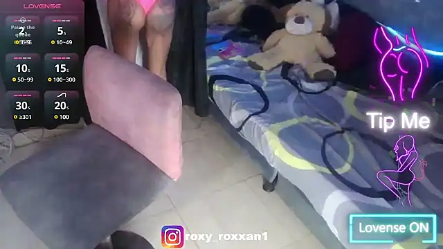 roxy roxxan online show from March 2025 01:18:02 PM