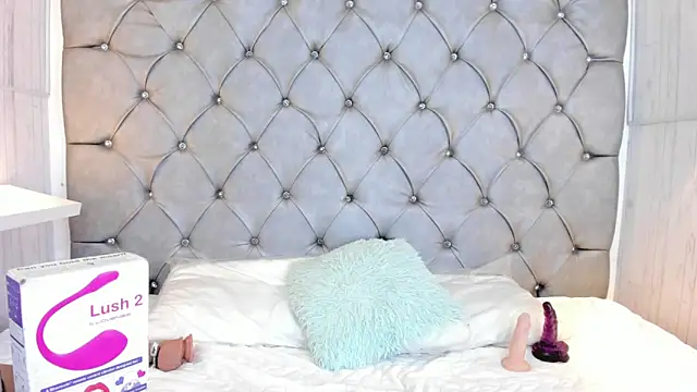 leigh-angels online show from December 2024 07:07:02 PM