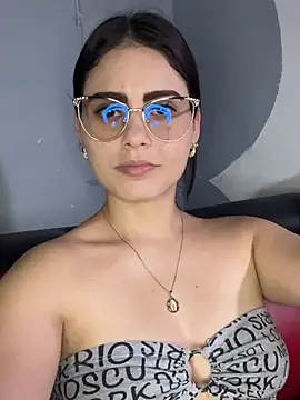 Snapshot of Azuna25 chatting on February 2026 08:47:01 PM Azuna25 online show from February 2026 08:47:01 PM