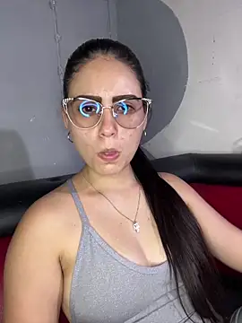 Snapshot of Azuna25 chatting on February 2026 07:19:02 PM Azuna25 online show from February 2026 07:19:02 PM