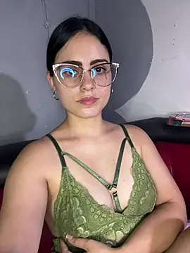 Snapshot of Azuna25 chatting on February 2026 07:59:02 PM Azuna25 online show from February 2026 07:59:02 PM