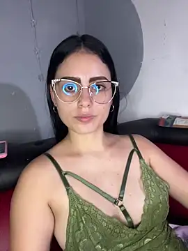 Snapshot of Azuna25 chatting on March 2026 05:15:01 PM Azuna25 online show from March 2026 05:15:01 PM