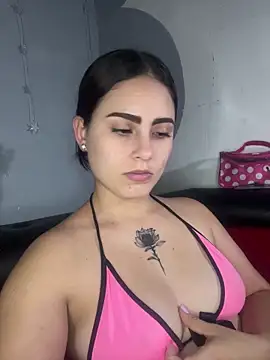 Azuna25 online show from May 2026 07:59:02 PM