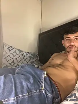 tom thick online show from December 2024 06:50:01 PM