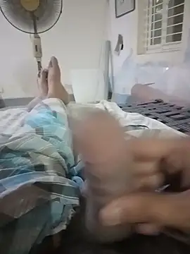 AUNTY1984 online show from May 2026 05:52:01 PM