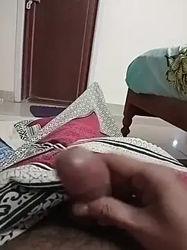 AUNTY1984 online show from May 2026 04:45:02 PM