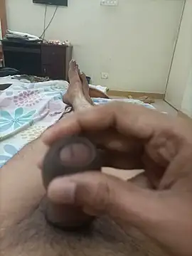 AUNTY1984 online show from June 2026 06:48:02 AM