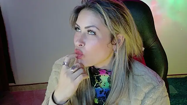 Natalia Montoya online show from October 2025 08:29:01 PM