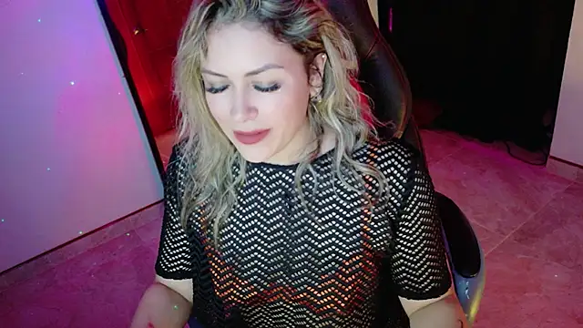 Natalia Montoya online show from November 2025 01:38:01 AM