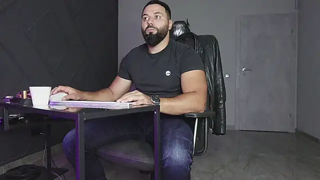 mattmasterss online show from October 2025 05:33:02 PM