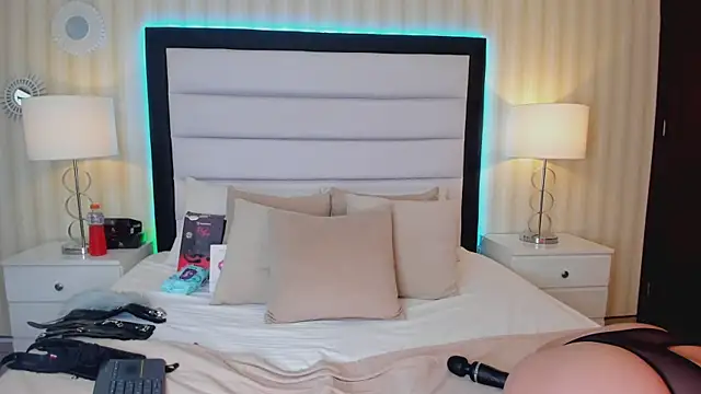 Valeriasaenzz  online show from December 2024 07:32:02 PM