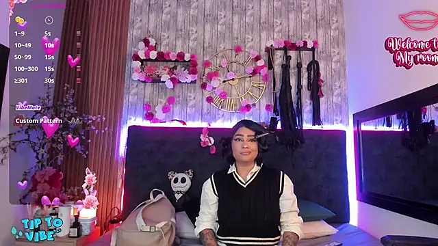 Neko Misaki online show from November 2025 12:16:01 PM