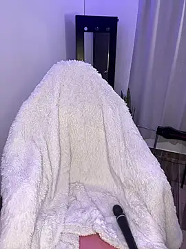 Snapshot of BellaNaye_ chatting on February 2025 01:08:02 PM BellaNaye online show from February 2025 01:08:02 PM