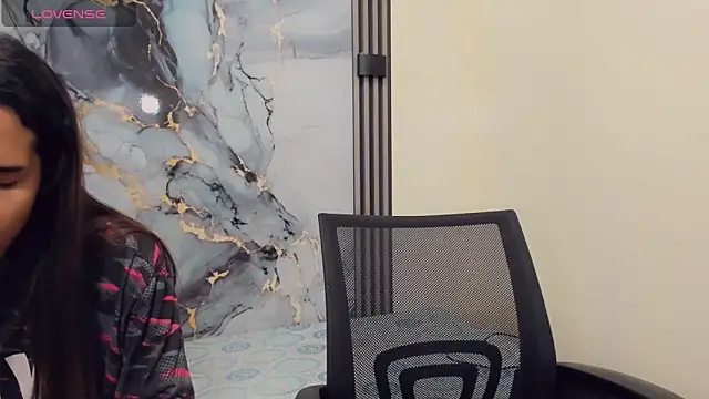 Rubi 30 online show from November 2025 02:19:01 PM