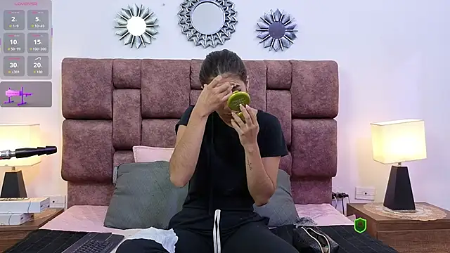 MontVta online show from December 2025 12:10:01 PM