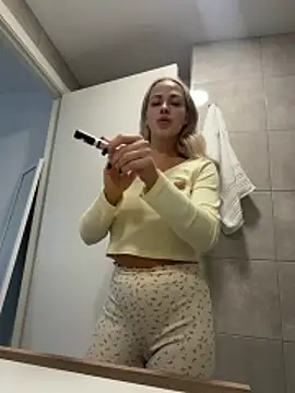 streetdoll online show from November 2025 08:39:02 AM