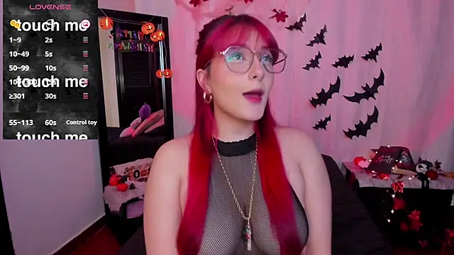 Dafne Moon online show from October 2025 06:24:02 AM