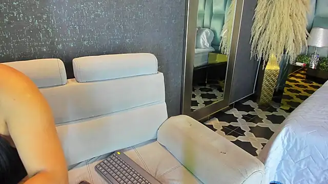 PaulinaDuarte online show from November 2025 11:31:02 AM