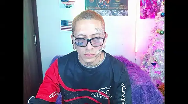 Snapshot of deivid_estrada chatting on December 2024 03:48:02 PM deivid estrada online show from December 2024 03:48:02 PM
