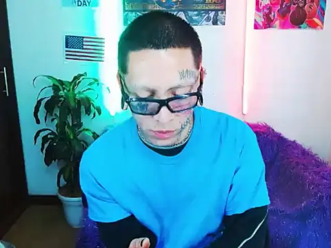 Snapshot of deivid_estrada chatting on January 2025 03:04:01 PM deivid estrada online show from January 2025 03:04:01 PM