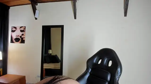 EmiliWilliams online show from October 2025 12:19:01 AM