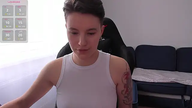 Snapshot of JessieFlower chatting on October 2025 08:26:01 AM JessieFlower online show from October 2025 08:26:01 AM