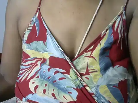 Snapshot of Thobi2020 chatting on November 2025 08:15:02 AM Thobi2020 online show from November 2025 08:15:02 AM