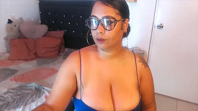 Snapshot of ebony_Exotica chatting on December 2024 08:05:02 PM ebony Exotica online show from December 2024 08:05:02 PM