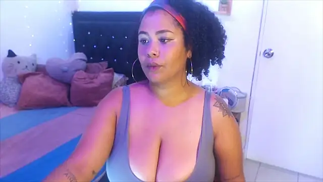 Snapshot of ebony_Exotica chatting on December 2024 03:33:02 PM ebony Exotica online show from December 2024 03:33:02 PM