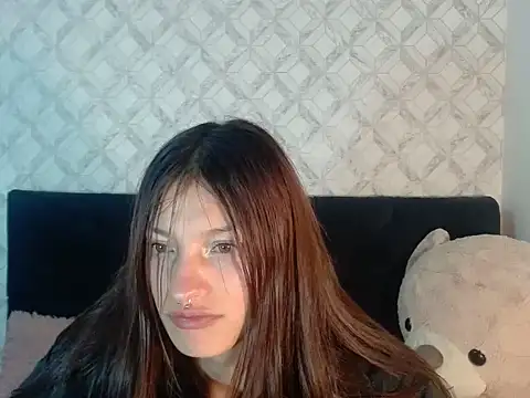 Emma-Wilson online show from November 2025 04:02:02 AM